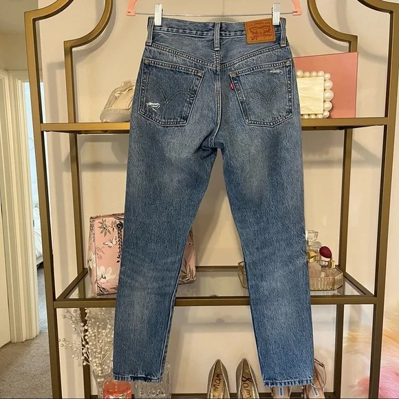 Levi’s 501 Skinny Distressed Jean with Button Fly 24 - Picture 2 of 9